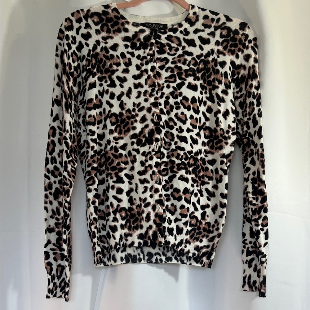 Chic Leopard Print Button Down Shirt